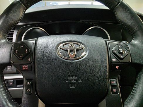 Used 2018 Toyota Sequoia Limited w/ Safety & Convenience Package AWD/4WD image 33