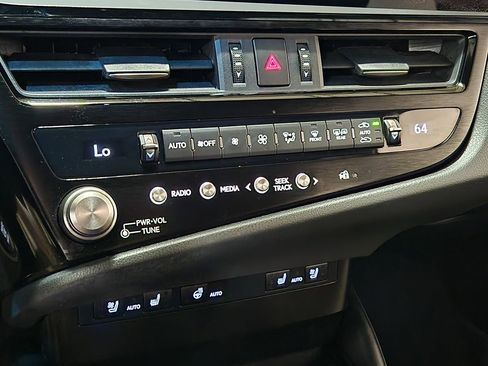 Used 2024 Lexus ES 350 w/ Premium Package image 37