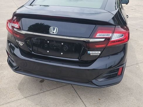 Used 2018 Honda Clarity Touring image 4