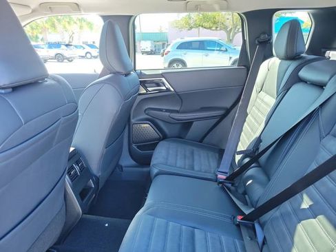 New 2026 Mitsubishi Outlander SE image 14