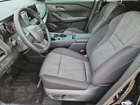 Certified 2026 Nissan Rogue SV FWD image 13