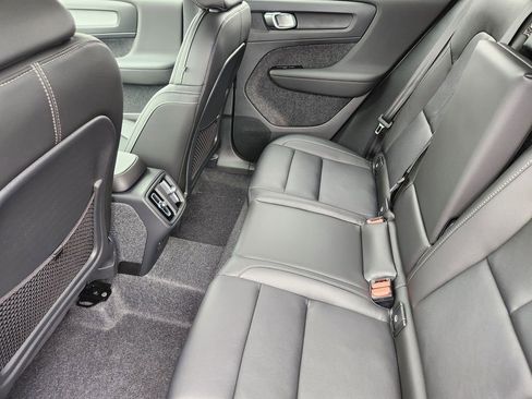 New 2026 Volvo XC40 B5 Core w/ Climate Package AWD/4WD image 19