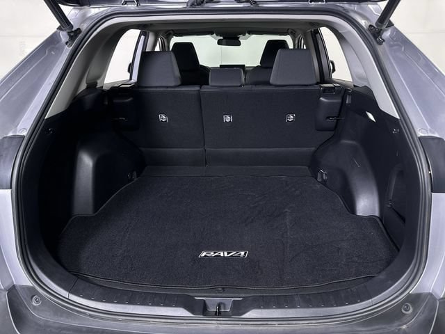 Used 2022 Toyota RAV4 XLE w/ Convenience Package AWD/4WD image 27