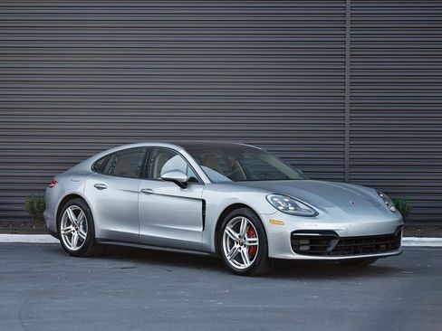 Used 2021 Porsche Panamera 4 image 9