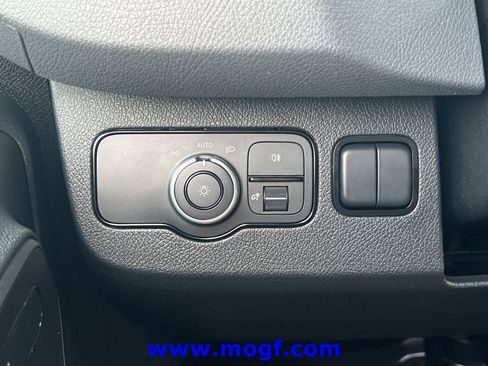 Used 2024 Mercedes-Benz Sprinter 2500 image 14