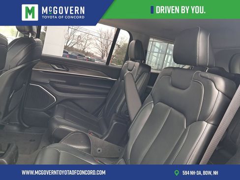 Used 2021 Jeep Grand Cherokee L Limited AWD/4WD image 21