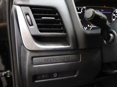 Used 2024 Nissan Rogue S image 18