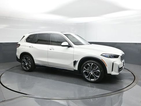 Used 2026 BMW X5 xDrive40i w/ Climate Comfort Package image 17