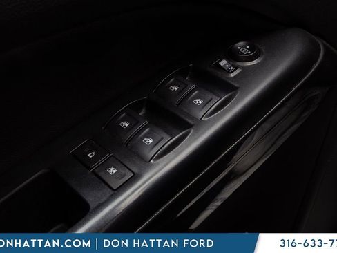 Used 2022 GMC Canyon AT4 w/ Trailering Package AWD/4WD image 11