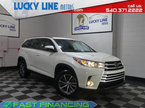Used 2019 Toyota Highlander XLE image 1