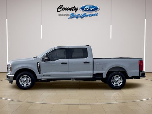 New 2026 Ford F250 XLT image 3