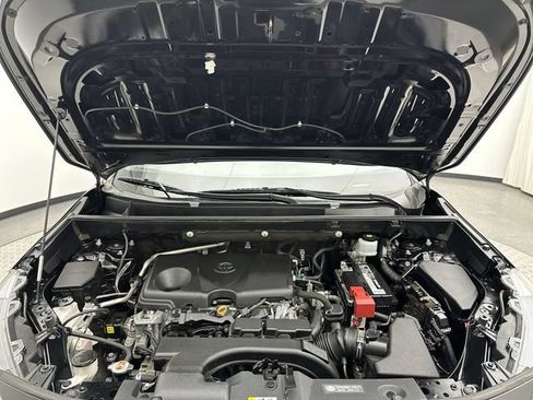 Used 2019 Toyota RAV4 XLE AWD/4WD image 25