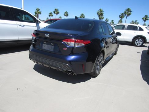 Used 2021 Toyota Corolla SE w/ Carpet Mat Package (TMS) image 3