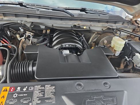 Used 2018 Chevrolet Silverado 1500 Custom w/ Custom Value Package AWD/4WD image 14