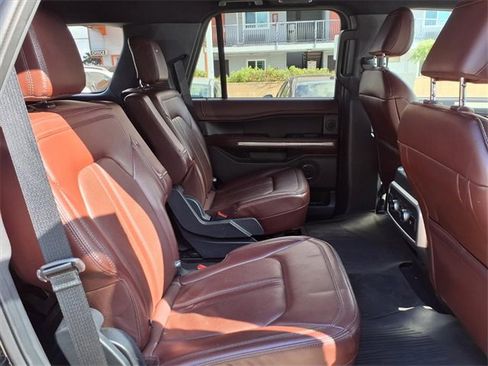 Used 2022 Ford Expedition Limited image 27