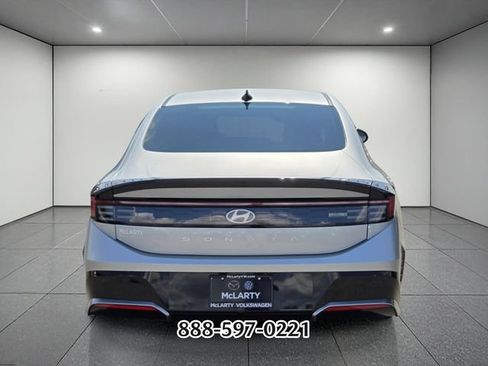 Used 2025 Hyundai Sonata SEL FWD image 4