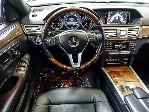 Used 2014 Mercedes-Benz E 350 4MATIC Sedan image 17