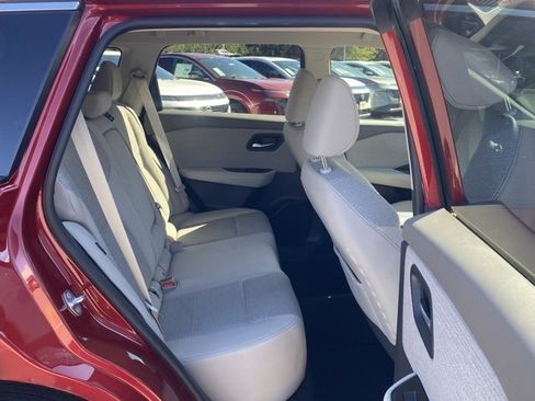 Used 2023 Nissan Rogue SV image 30