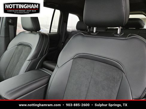 New 2025 Jeep Grand Cherokee Altitude image 20