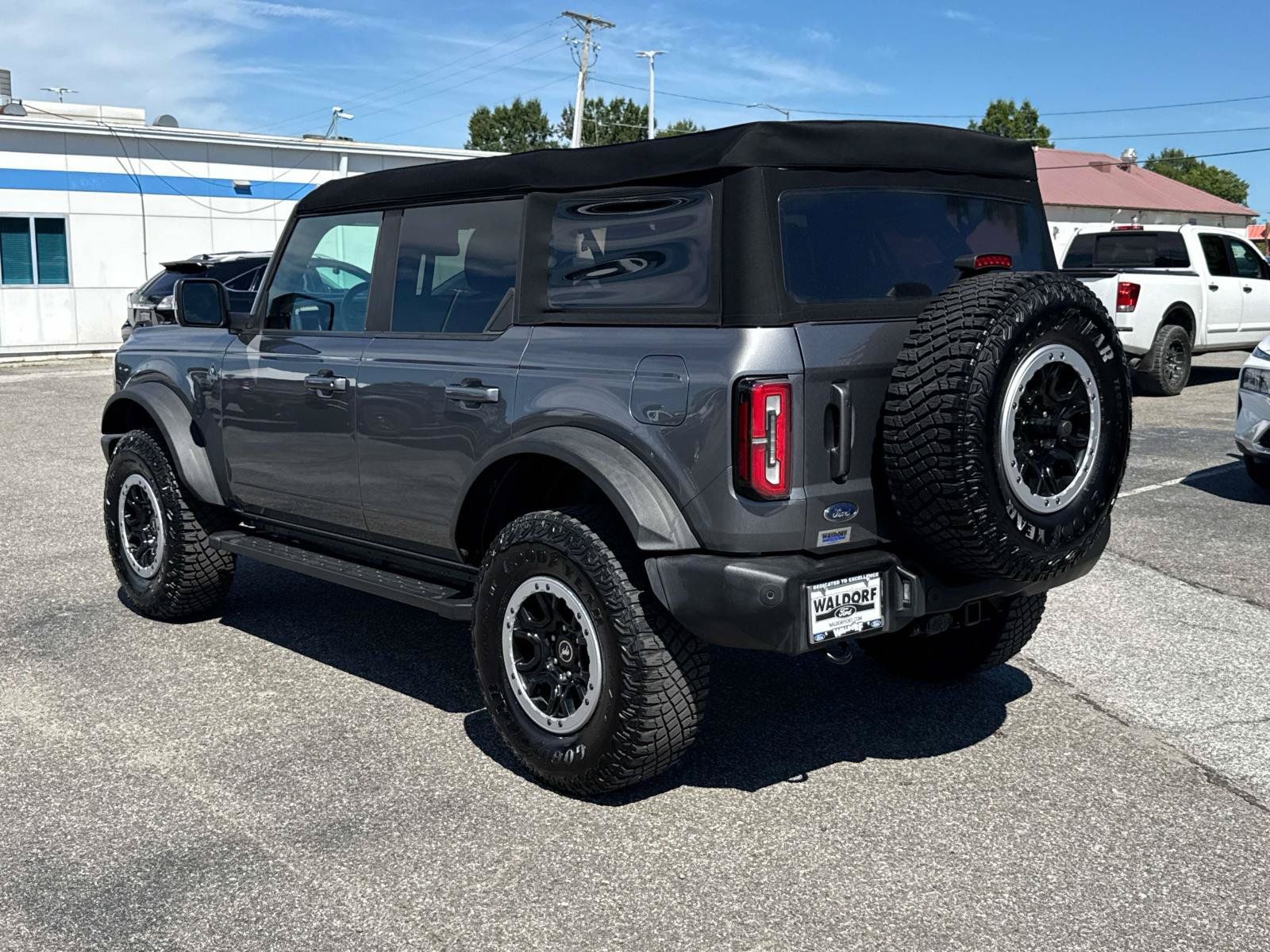 Used 2023 Ford Bronco Outer Banks w/ Sasquatch Package AWD/4WD image 4