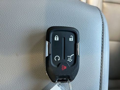 Used 2022 GMC Acadia SLT w/ Preferred Package AWD/4WD image 26