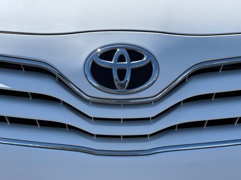 Used 2011 Toyota Camry LE image 40