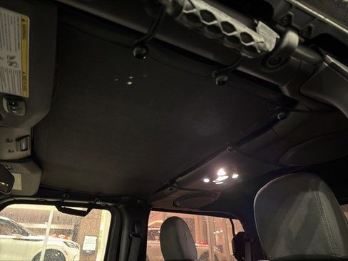 Used 2021 Jeep Wrangler Sport image 13