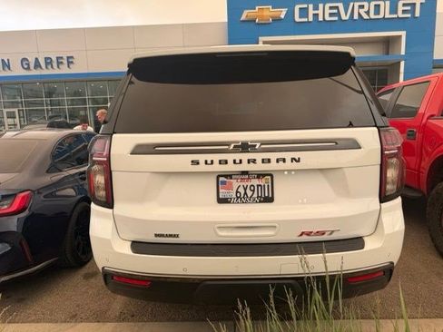 Used 2022 Chevrolet Suburban RST w/ Luxury Package AWD/4WD image 4