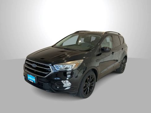 Used 2017 Ford Escape SE w/ Equipment Group 201A AWD/4WD image 1