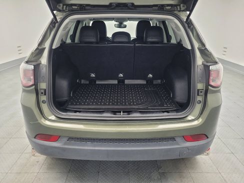 Used 2018 Jeep Compass Latitude AWD/4WD image 29