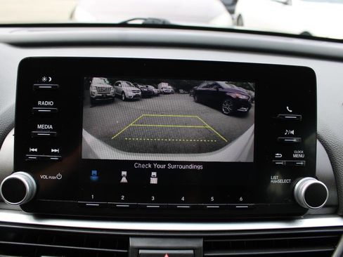 Used 2018 Honda Accord LX image 36