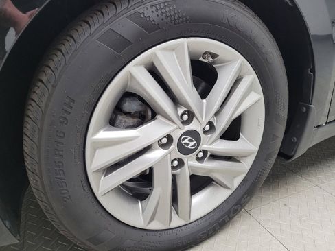 Used 2020 Hyundai Elantra Value Edition w/ Winter Weather Package FWD image 31