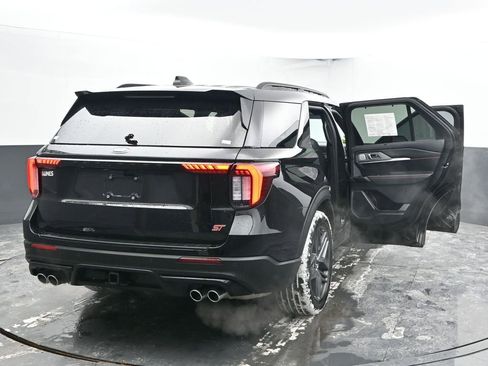 Used 2025 Ford Explorer ST image 39