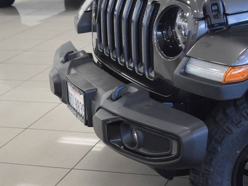 Used 2020 Jeep Wrangler Unlimited Sahara image 17