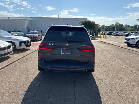 Used 2024 BMW X7 xDrive40i w/ M Sport Package AWD/4WD image 6
