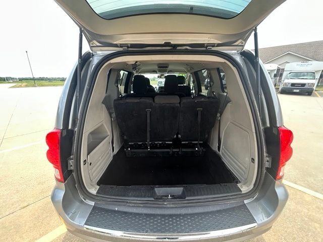 Used 2018 Dodge Grand Caravan SE w/ UConnect Hands-Free Group FWD image 10
