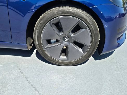 Used 2021 Tesla Model 3 Standard Range Plus RWD image 9