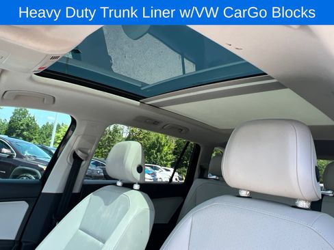 Used 2020 Volkswagen Tiguan SEL w/ 3rd Row Seat Package AWD/4WD image 15