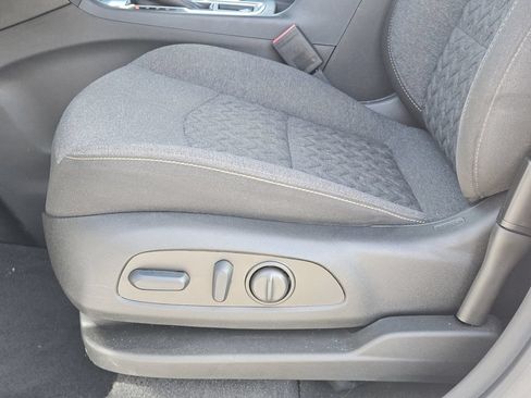 Used 2023 Chevrolet Equinox LT FWD image 25