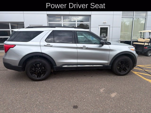 Used 2023 Ford Explorer XLT AWD/4WD image 8