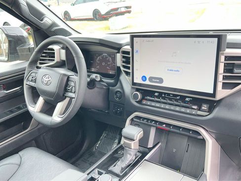 Used 2025 Toyota Sequoia 4WD image 20