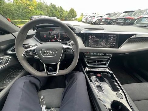 Used 2024 Audi e-tron GT Prestige AWD/4WD image 10