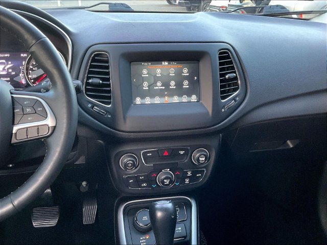 Used 2019 Jeep Compass Latitude w/ Popular Equipment Group AWD/4WD image 17