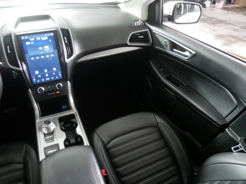 Used 2024 Ford Edge SEL image 11