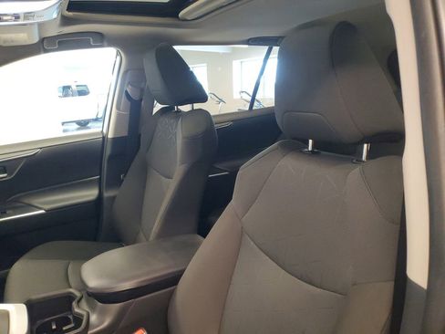 Used 2023 Toyota RAV4 XLE w/ Convenience Package image 17