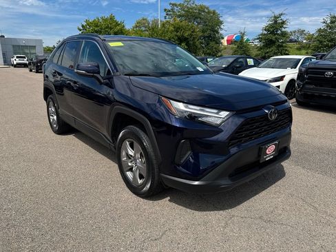 Used 2025 Toyota RAV4 XLE AWD/4WD image 10