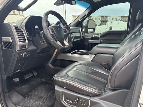Used 2017 Ford F250 Platinum w/ Platinum Ultimate Package AWD/4WD image 11