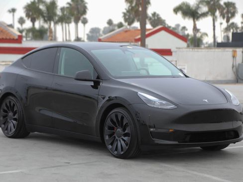 Used 2024 Tesla Model Y Performance AWD/4WD image 4