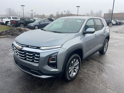 New 2026 Chevrolet Equinox LT image 3