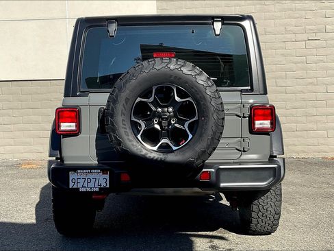 Used 2023 Jeep Wrangler Unlimited Rubicon image 3